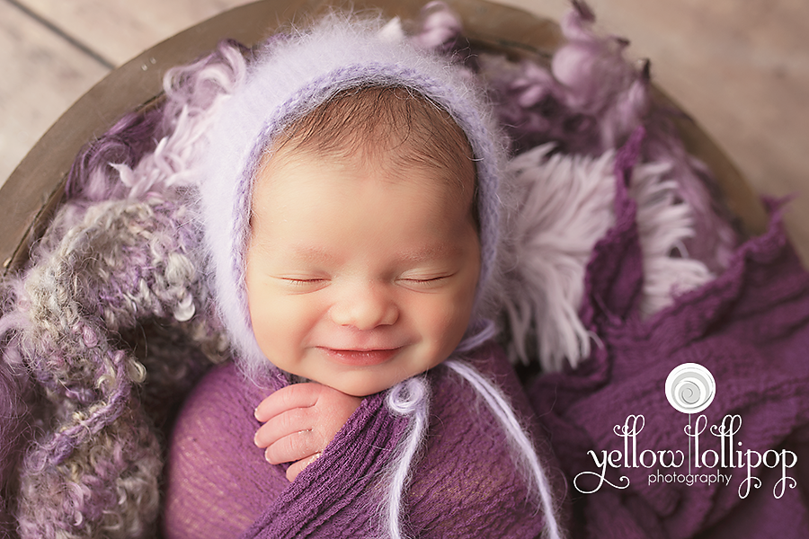 Newborn and siblings photo session