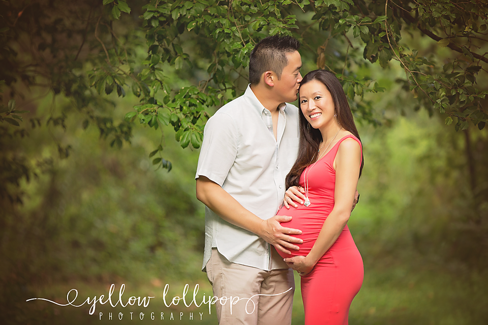 somerset county maternity photo session kissing