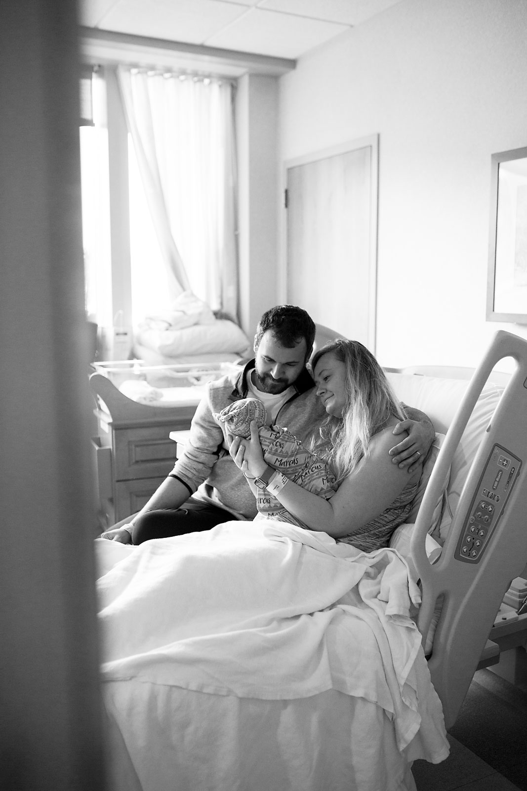 Before Baby Comes -What to Pack in Your Hospital Bag fresh 48 session in nj hospital newborn baby with parents hunterdon medical center morristown memorial yellow lollipop photography new jersey newborn photographer