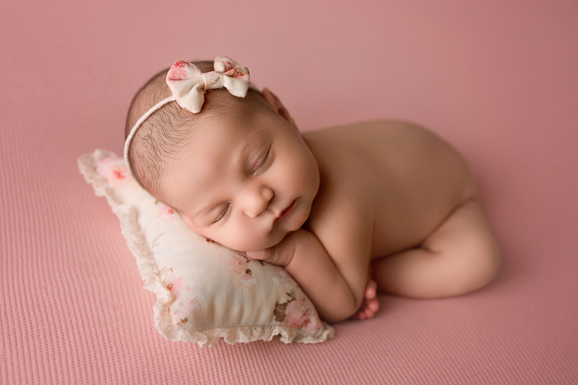 newborn baby on pink blanket Hunterdon county NJ baby photography session 