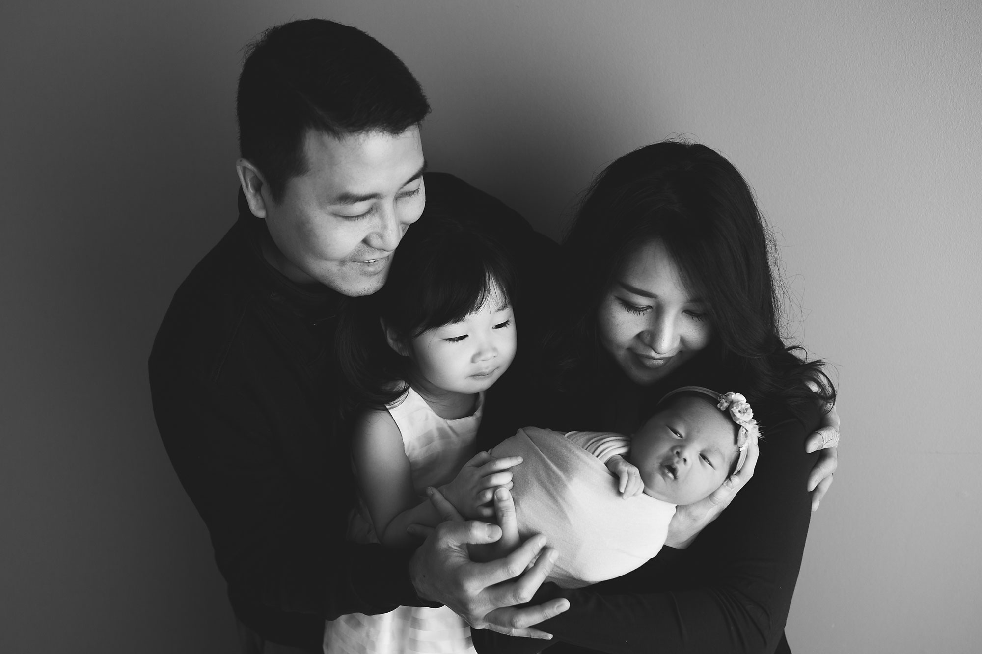 Newborn Photographer Bergen County NJ family session 