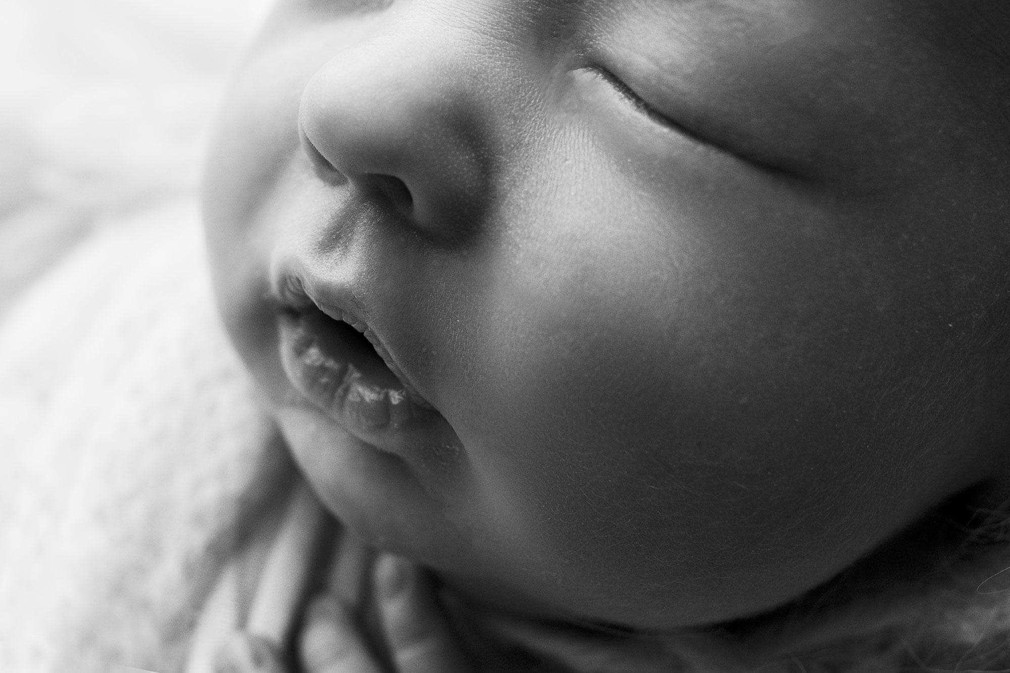 simple newborn photography ideas