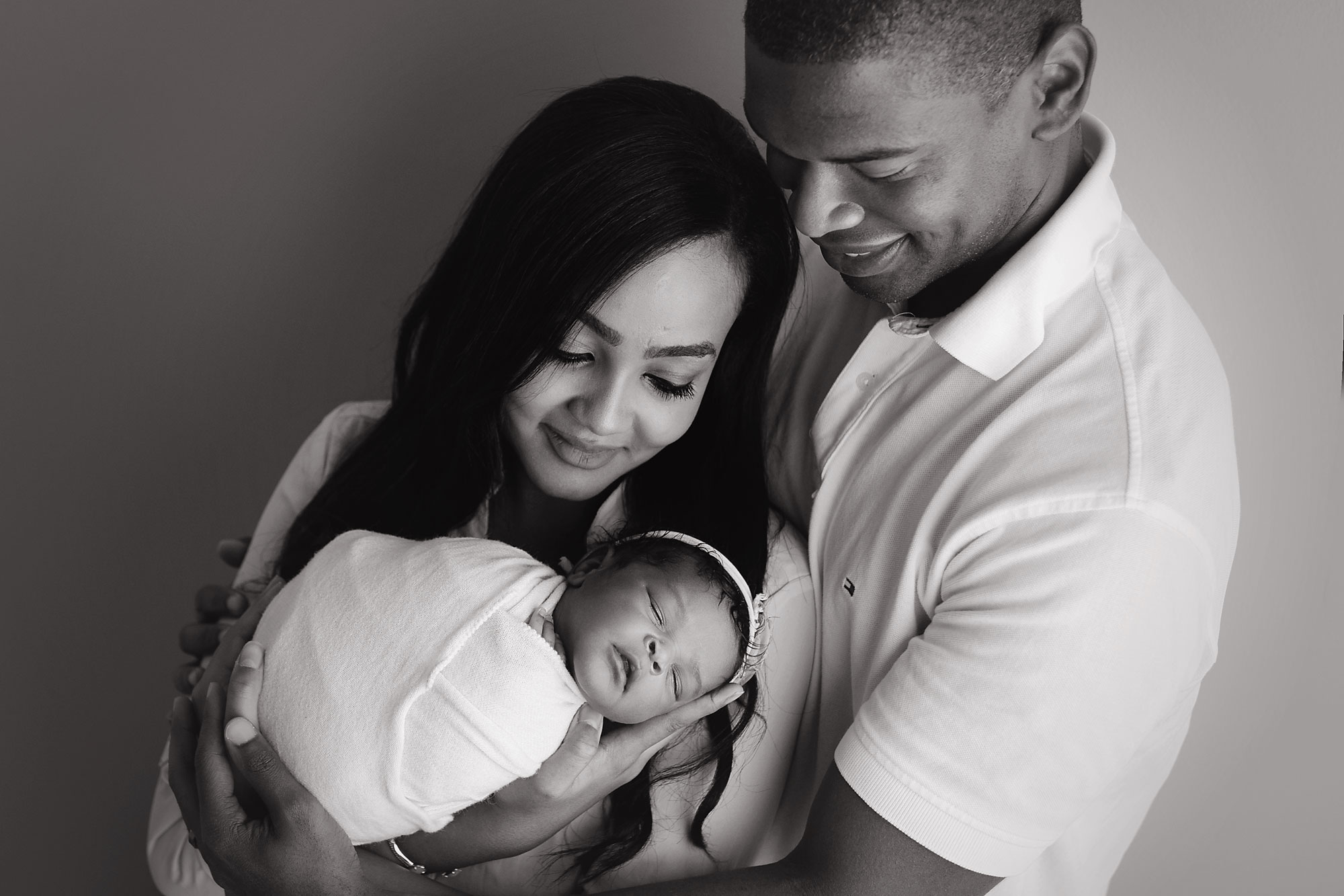 parents with newborn photography