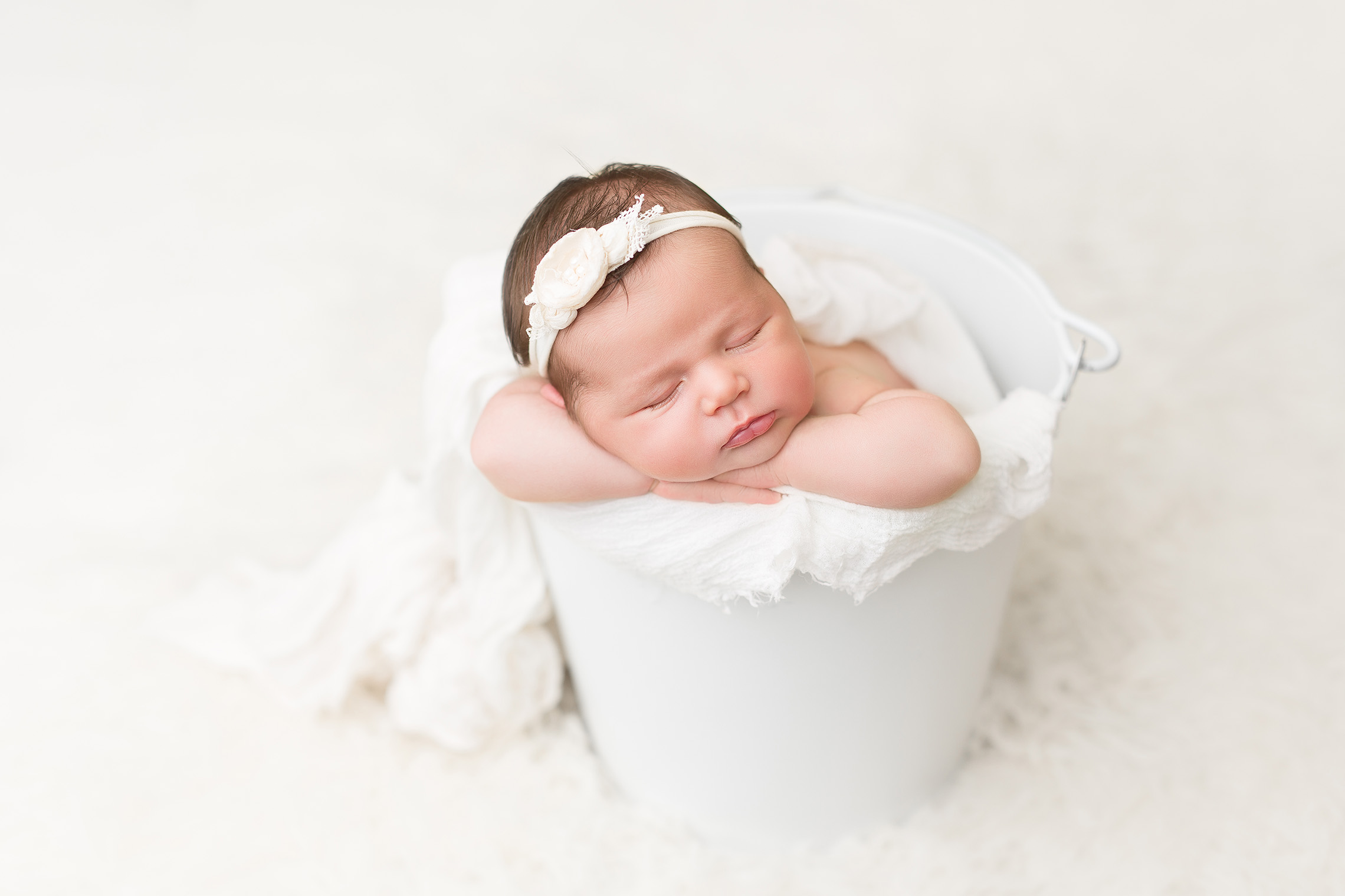 looking for a newborn photographer