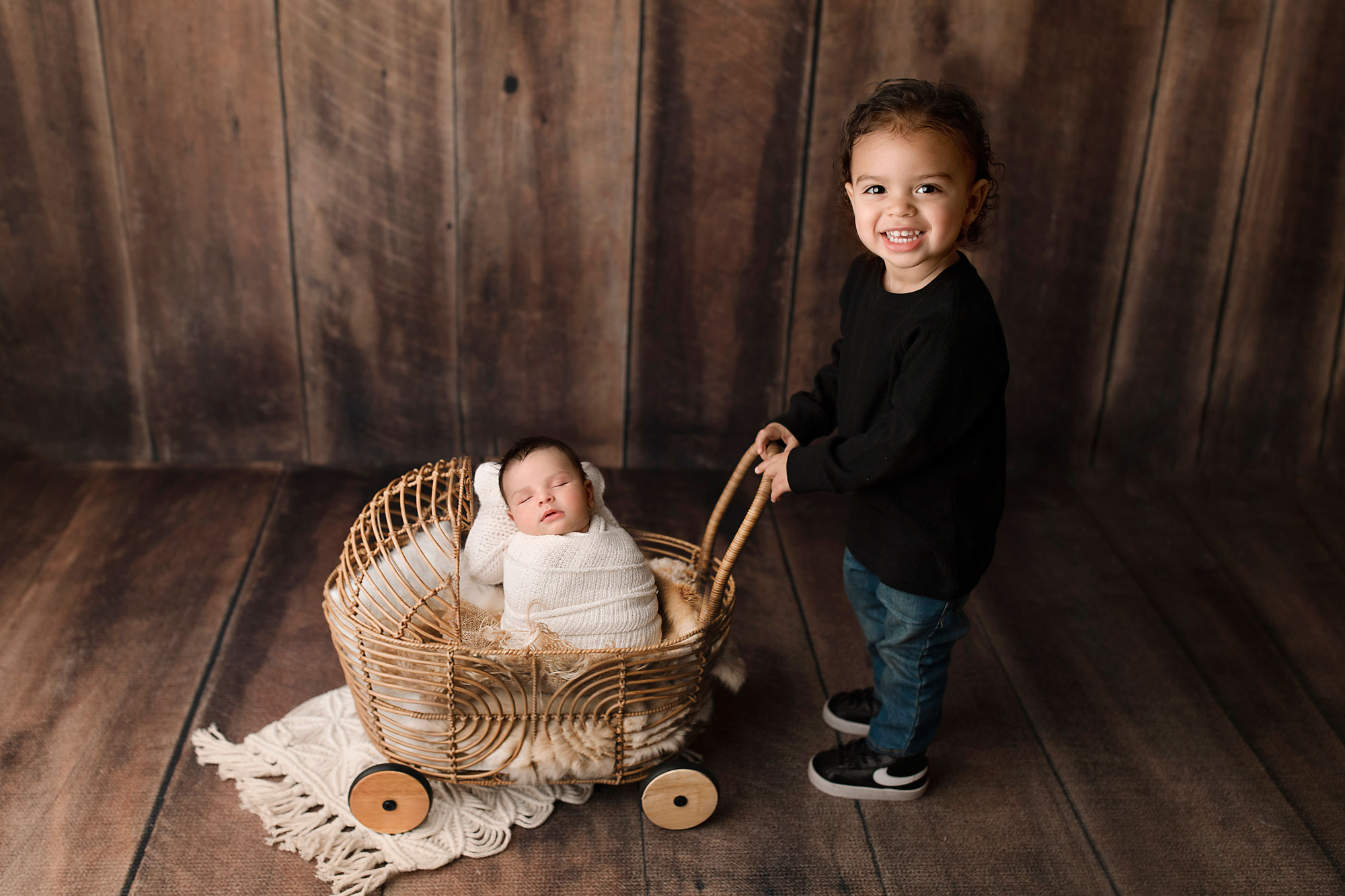 nj newborn Photography session with toddlers 