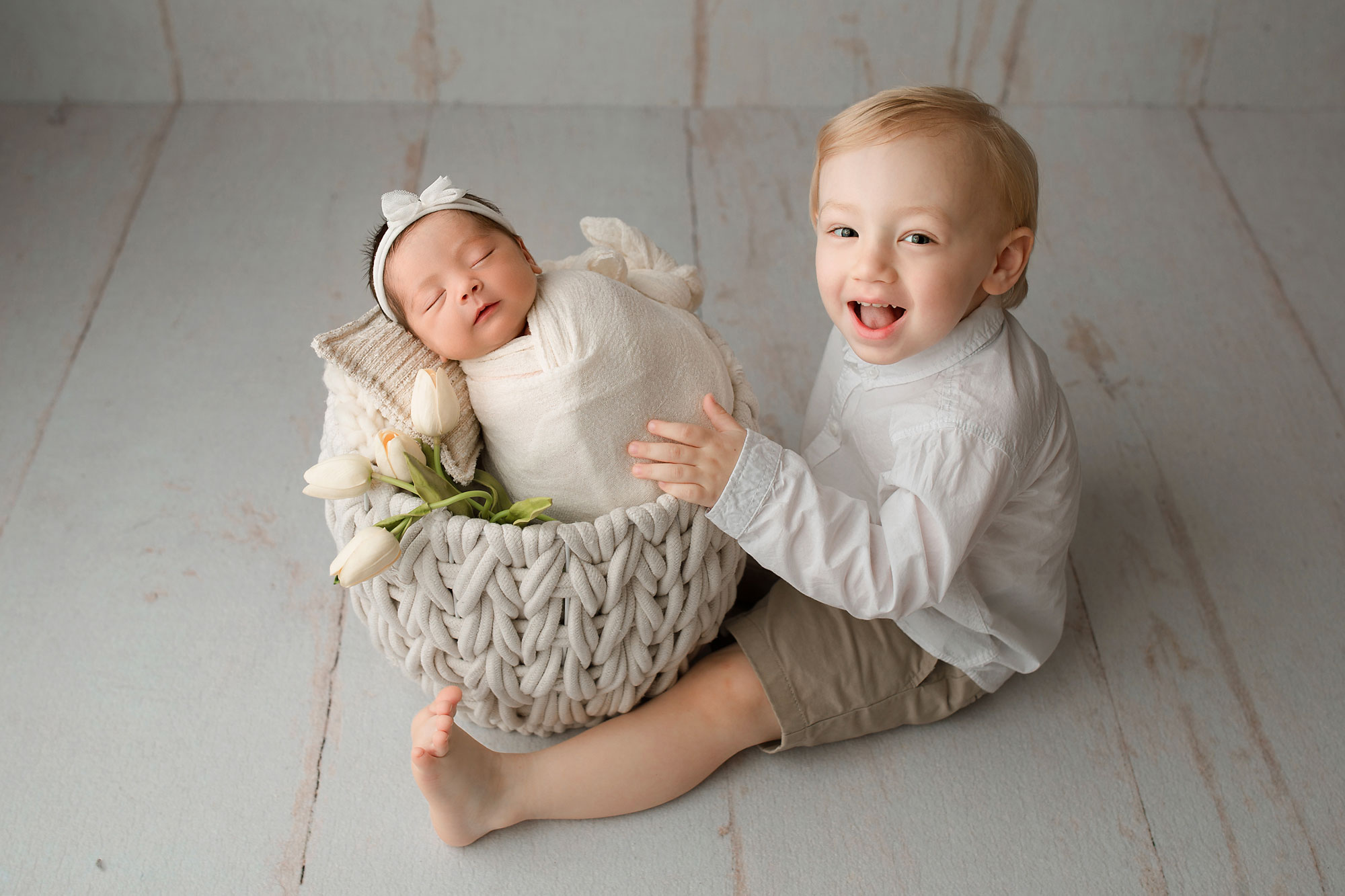 newborn Photography session with toddlers