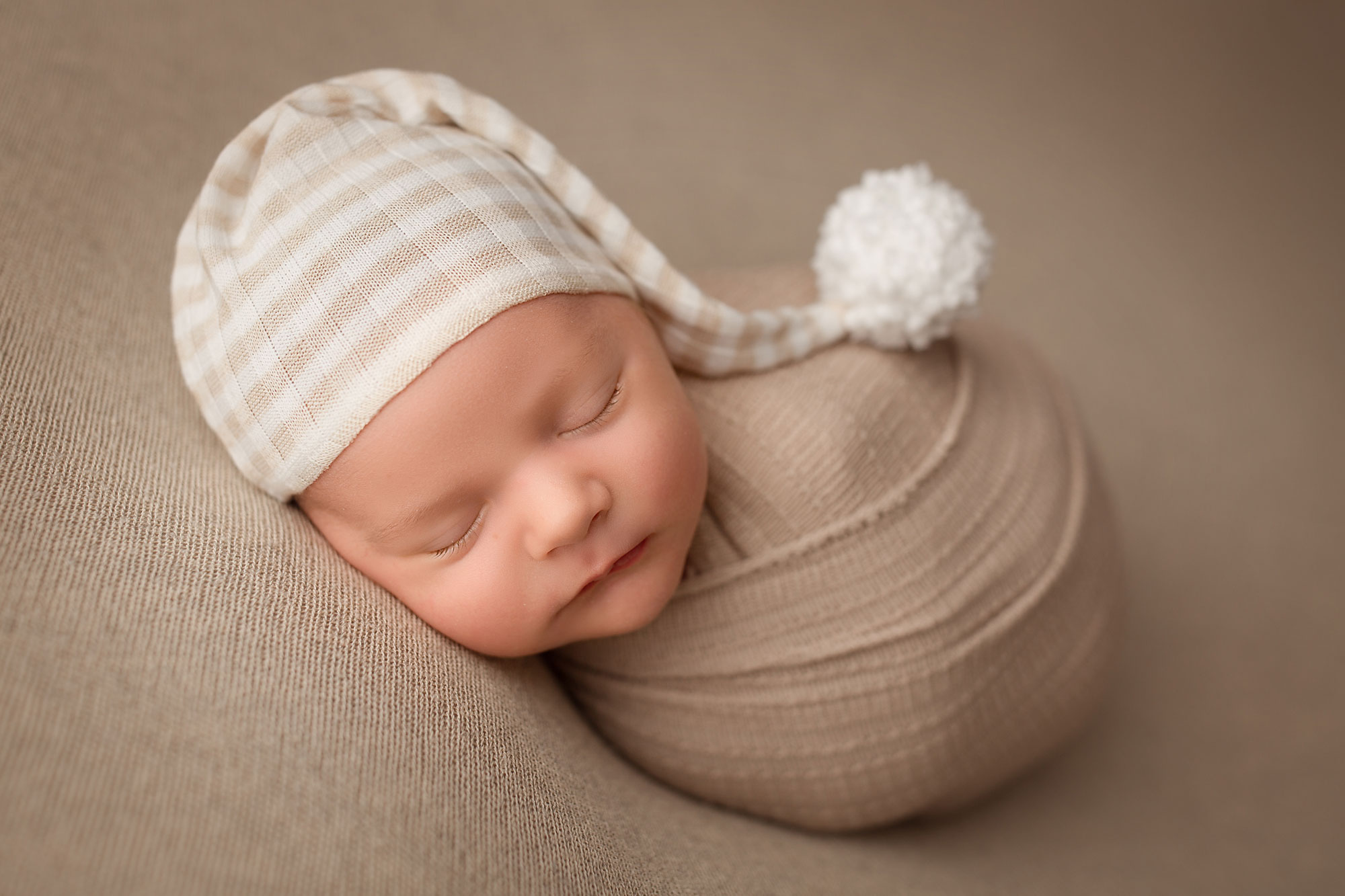 Learn how to photograph your own baby