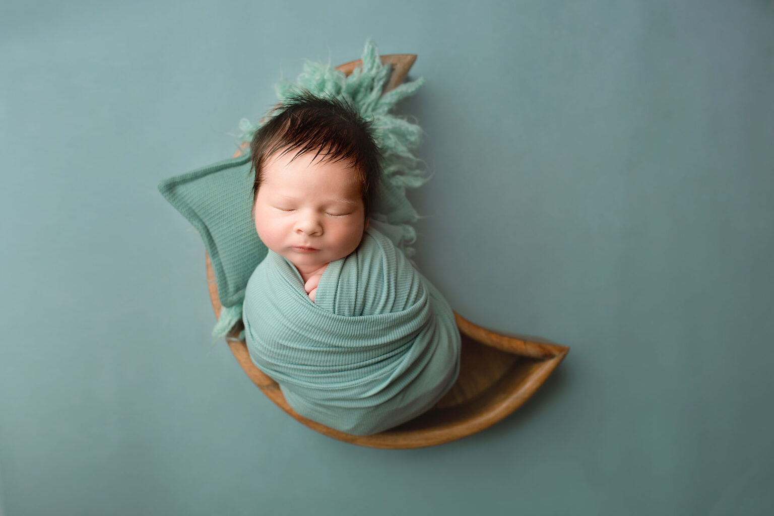Do newborn photographers provide props